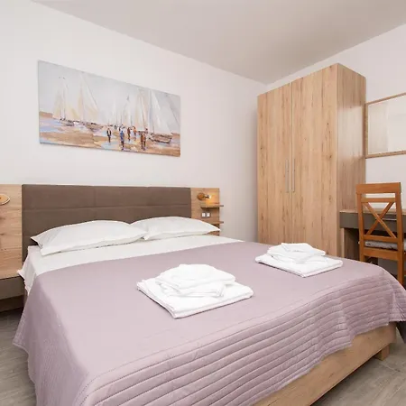 Maya Apartmán Nečujam
