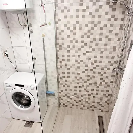 Maya Nečujam